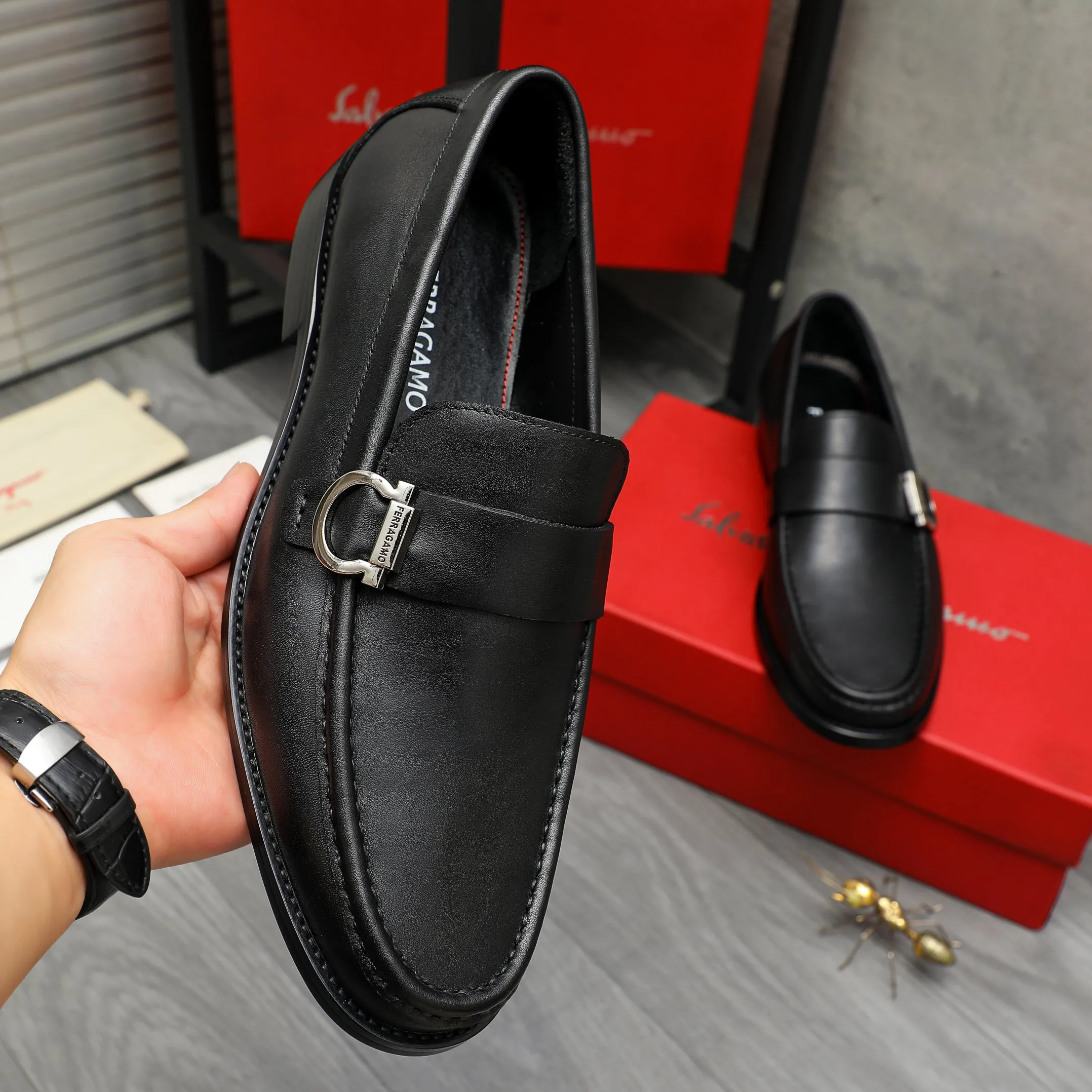 Men's shoes 💰442 Product trademark: Ferragamo "Ferragamo" business formal leather shoes Regular size: 38-46 (45.46 custom-made and non-returnable) Product materials: Selected high-quality cowhide upper, cowhide lining, original rubber outsole